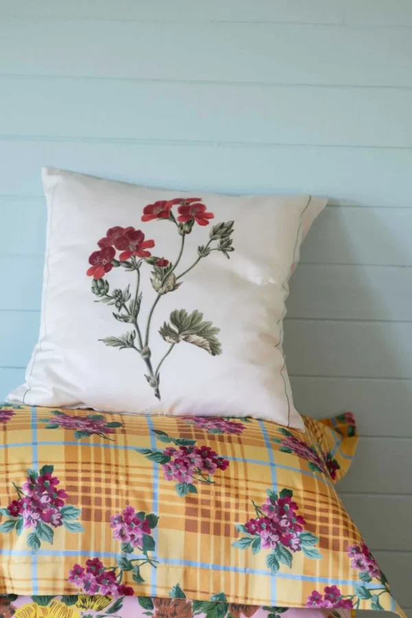 Geranium Cushion Cover *Organic Cotton