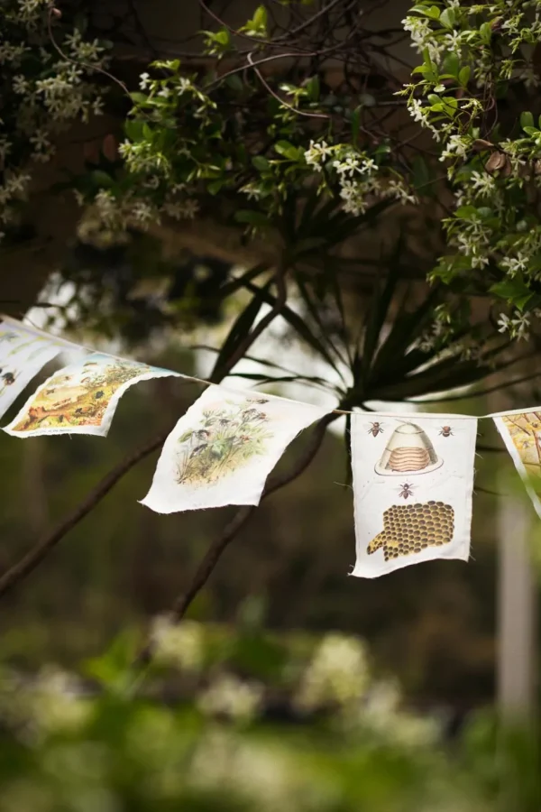 Precious Bees Garland