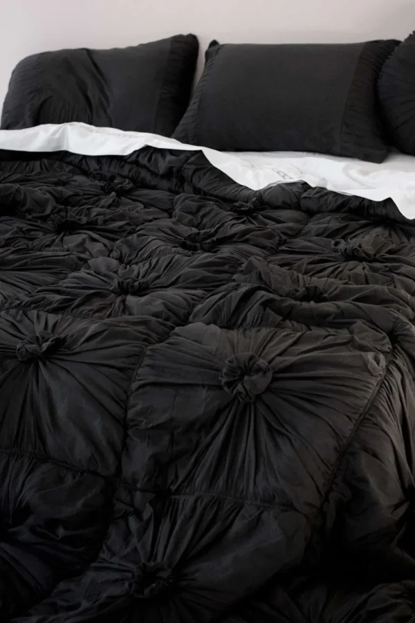 Rosette Quilt In Charcoal *Organic Cotton