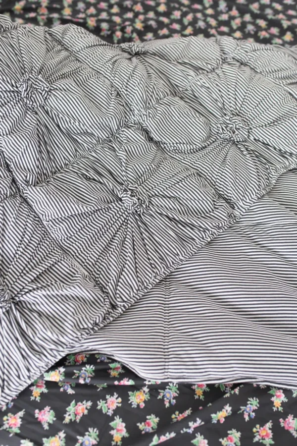 Rosette Quilt In Charcoal Stripe *Organic Cotton