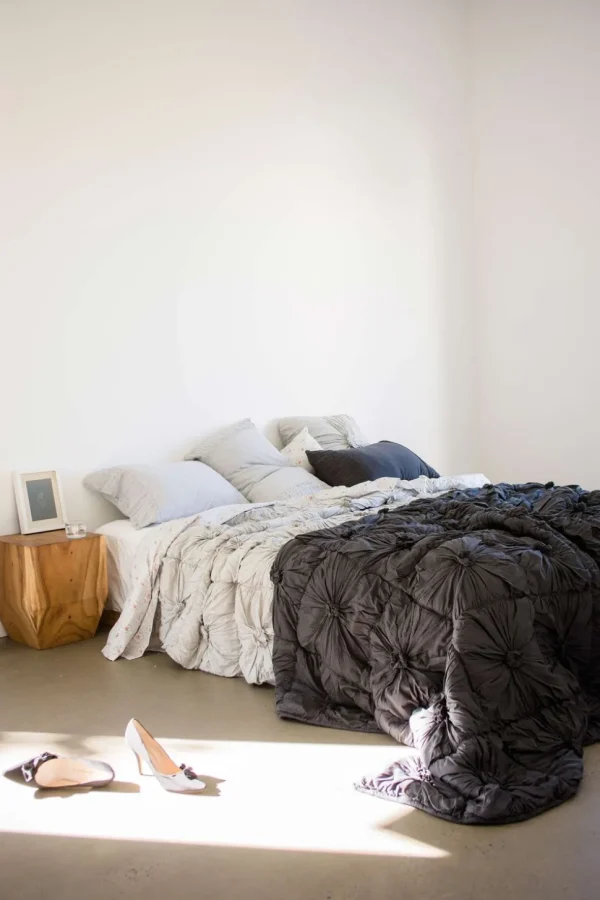 Rosette Quilt In Charcoal *Organic Cotton