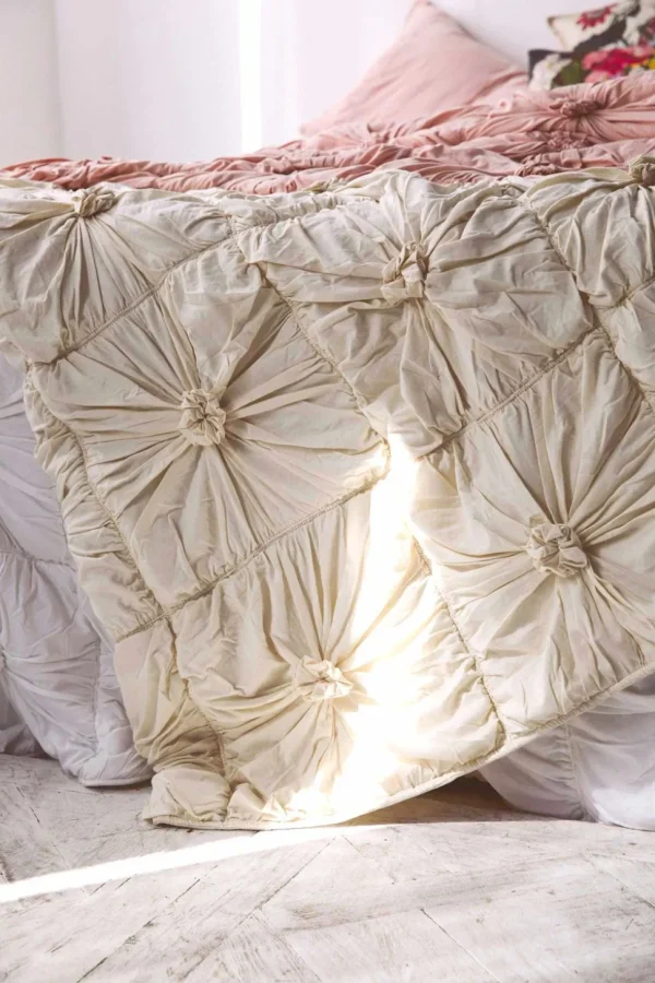 Rosette Quilt In Natural *Organic Cotton